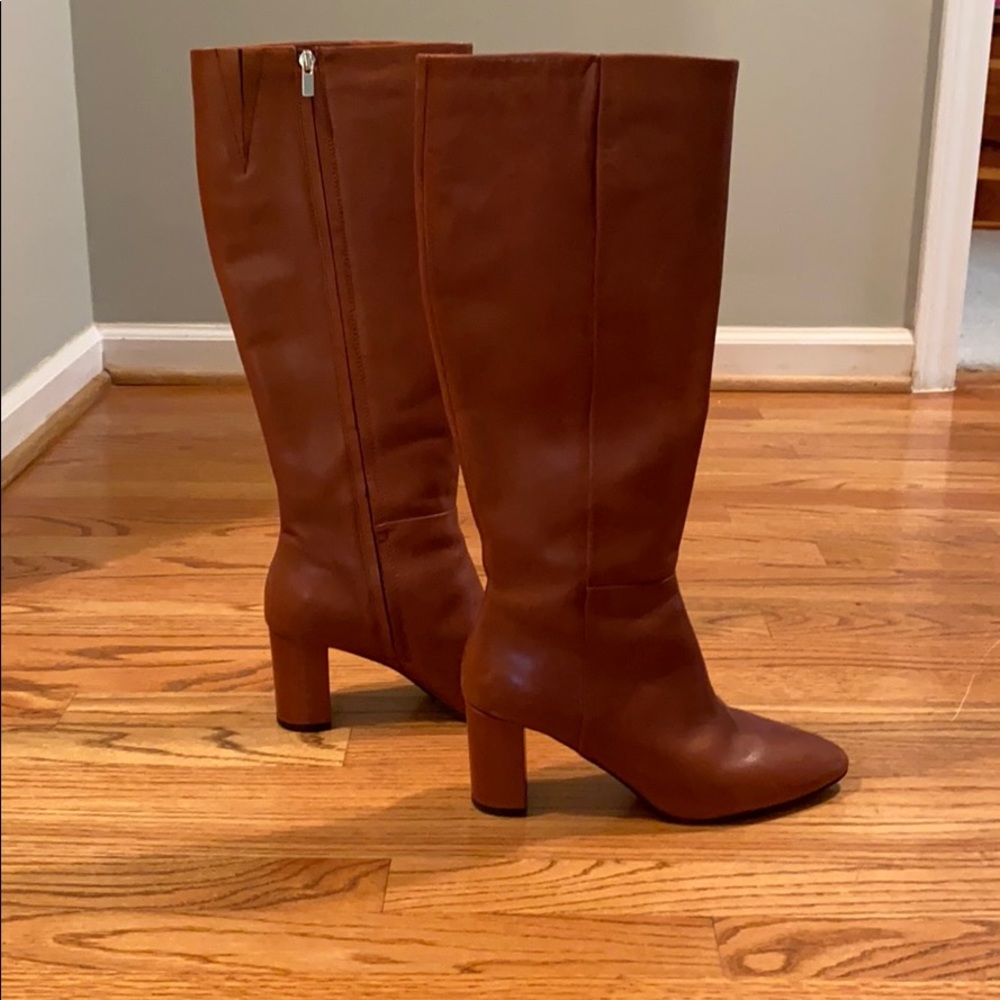 Banana Republic size 9 brown boot
